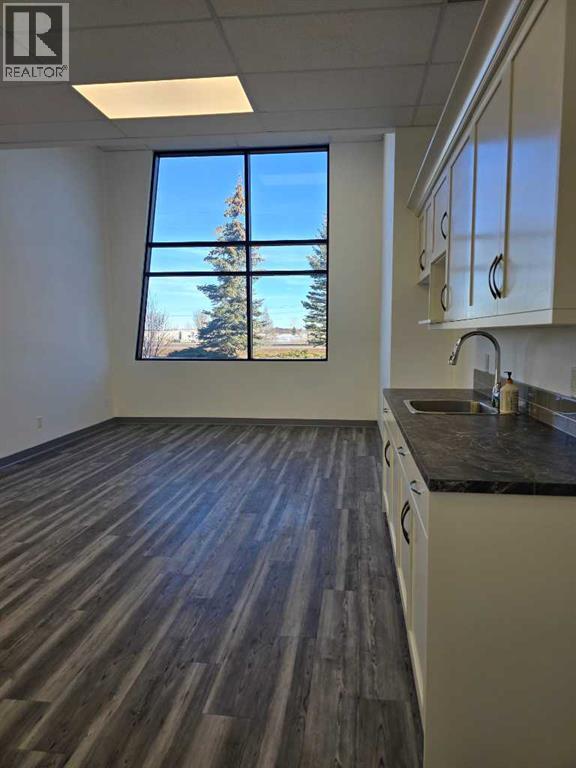 102, 284 Burnt Park Drive, Rural Red Deer County, Alberta  T4S 0K7 - Photo 12 - A2285649