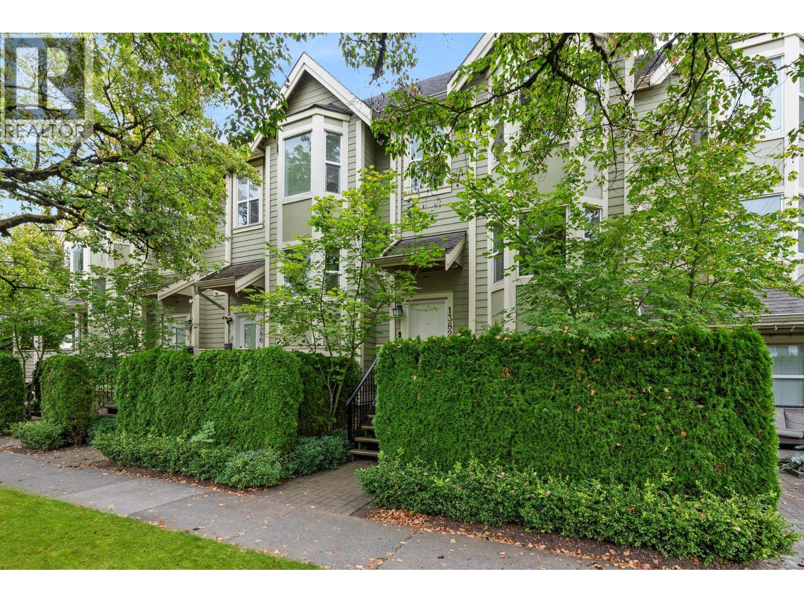 1382 E 27th Avenue, Vancouver, British Columbia  V5V 2L8 - Photo 2 - R3101686