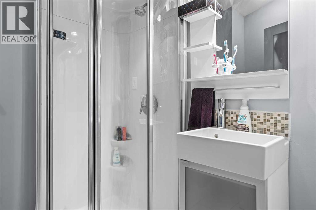 8, 816 4th Street, Canmore, Alberta  T1W 2H6 - Photo 36 - A2293390