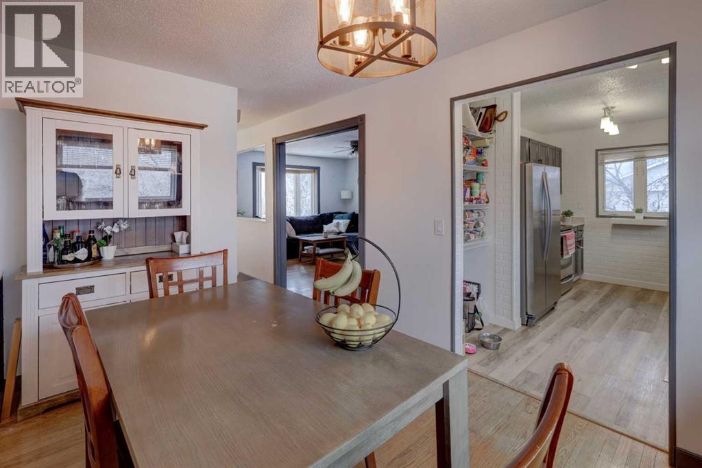 1816 Meadowbrook Drive SE, Airdrie, Alberta  T4A 1V4 - Photo 8 - A2290825