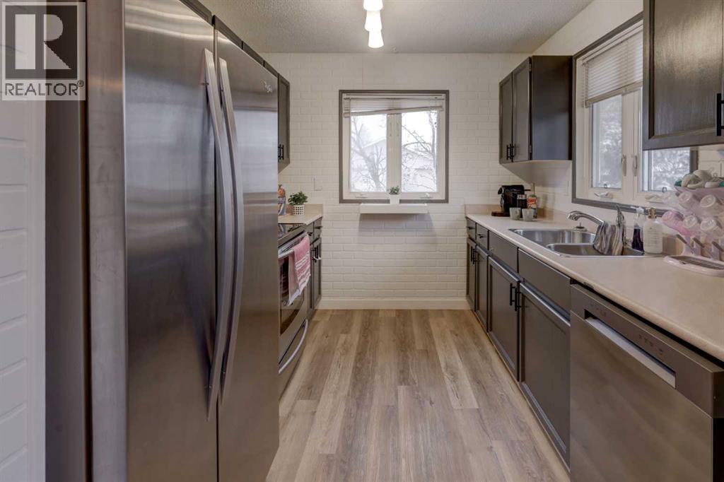 1816 Meadowbrook Drive SE, Airdrie, Alberta  T4A 1V4 - Photo 10 - A2290825