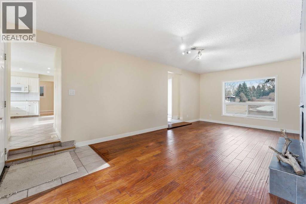 10603 Maplecreek Drive Se, Calgary, Alberta  T2J 1V2 - Photo 18 - A2292947