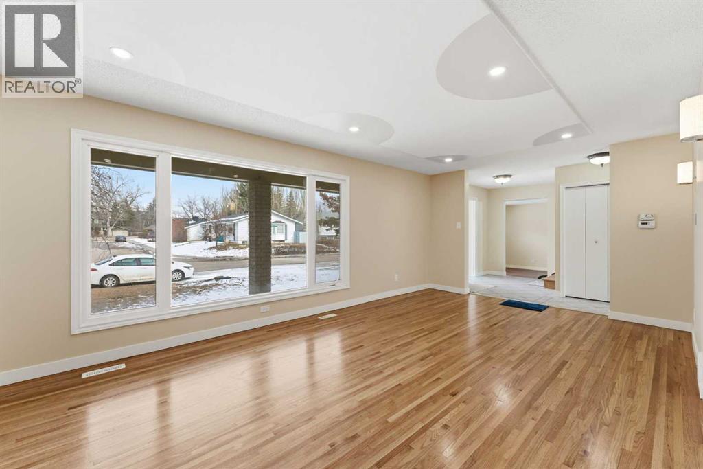 10603 Maplecreek Drive Se, Calgary, Alberta  T2J 1V2 - Photo 7 - A2292947