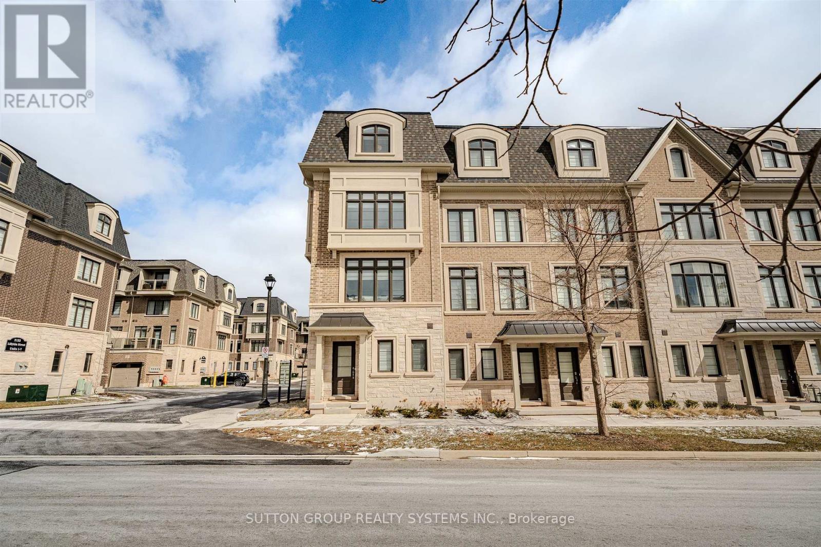 8 - 2119 LILLYKIN STREET, Oakville, Ontario