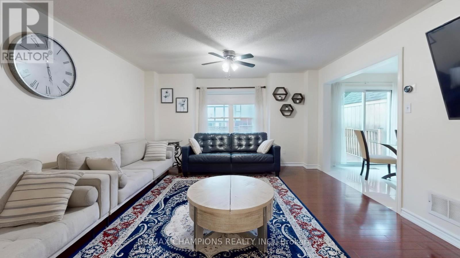 135 Ural Circle, Brampton, Ontario  L6R 1J6 - Photo 2 - W12901506