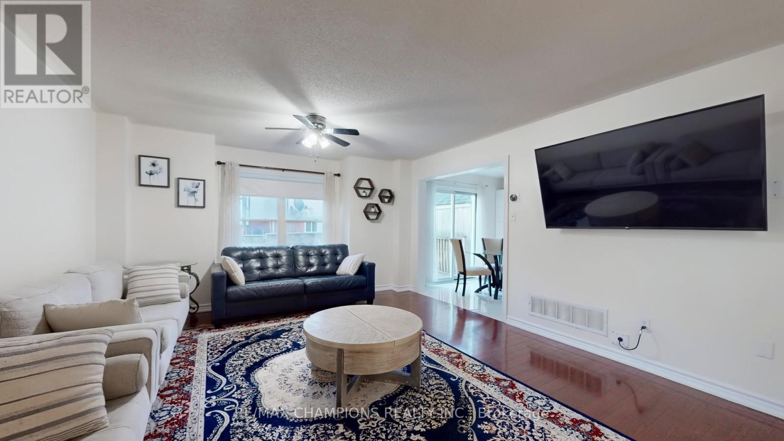 135 Ural Circle, Brampton, Ontario  L6R 1J6 - Photo 3 - W12901506