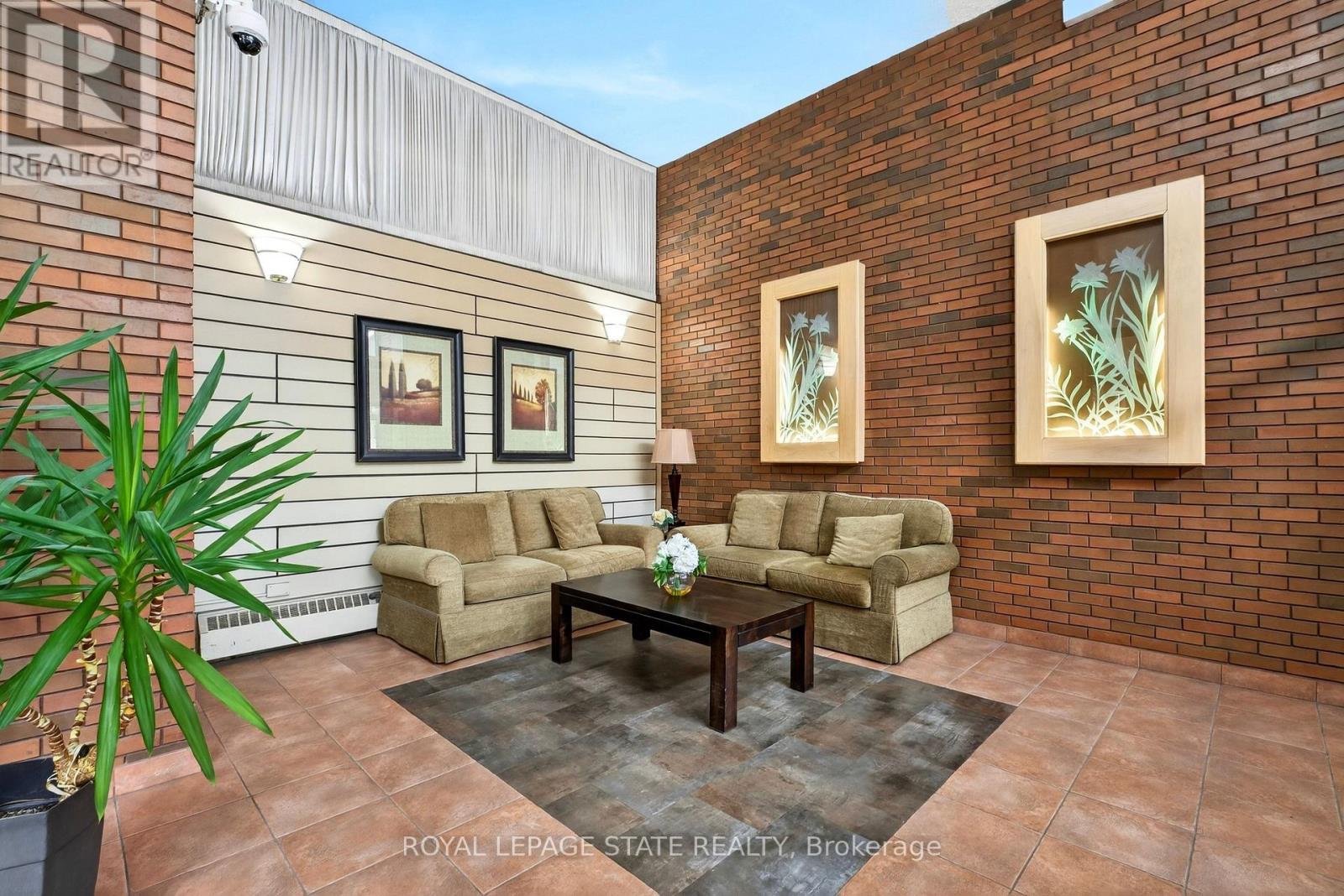 1003 - 222 Jackson Street W, Hamilton, Ontario  L8P 4S5 - Photo 3 - X12901486