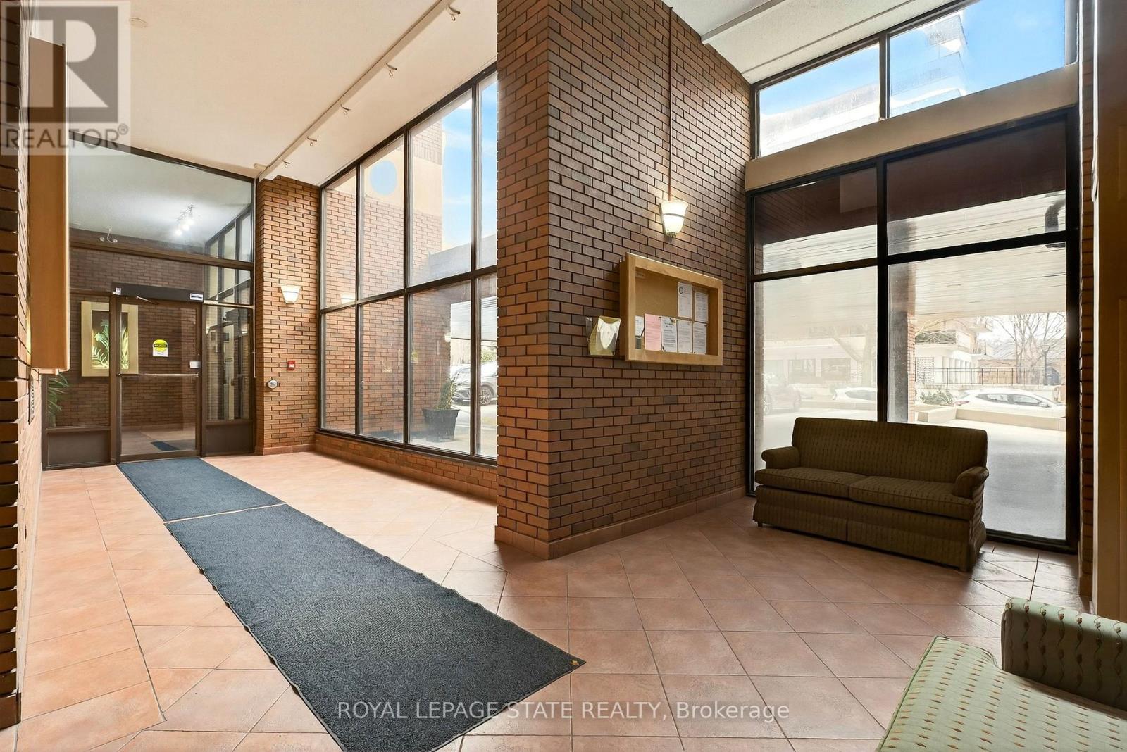 1003 - 222 Jackson Street W, Hamilton, Ontario  L8P 4S5 - Photo 4 - X12901486