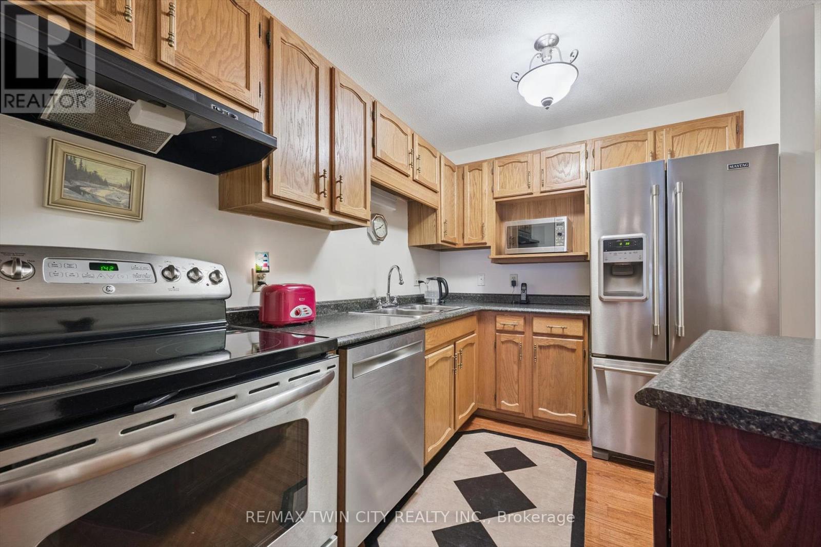 216 - 1009 Queenston Road, Cambridge, Ontario  N3H 3K7 - Photo 10 - X12901494