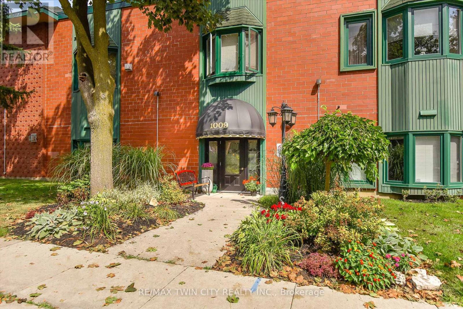 216 - 1009 Queenston Road, Cambridge, Ontario  N3H 3K7 - Photo 43 - X12901494