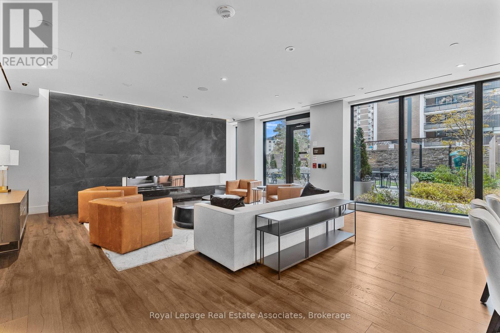 805 - 21 Park Street E, Mississauga, Ontario  L5G 0C2 - Photo 15 - W12778170