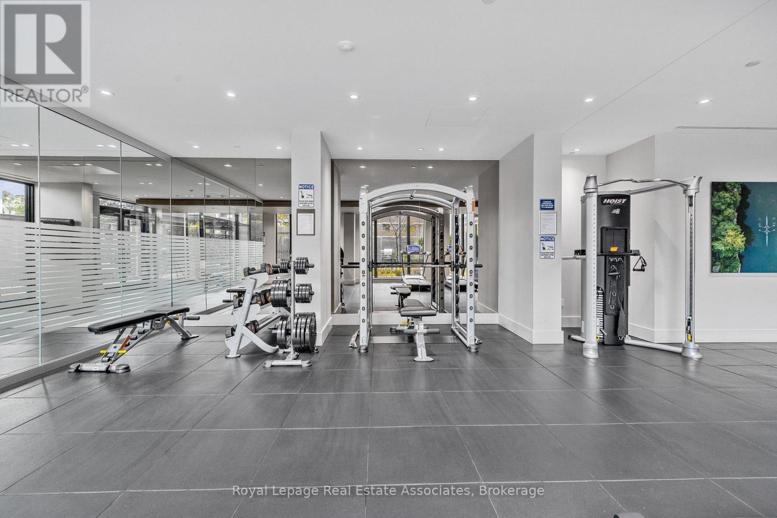 805 - 21 Park Street E, Mississauga, Ontario  L5G 0C2 - Photo 17 - W12778170