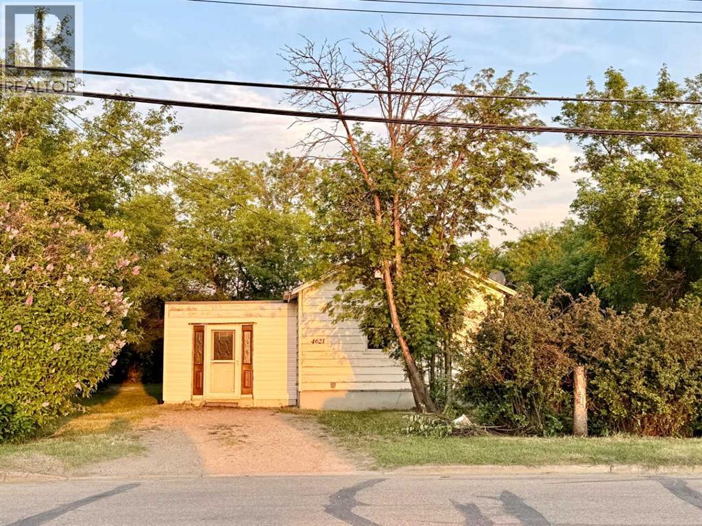 4621 46 Street, Lacombe, Alberta