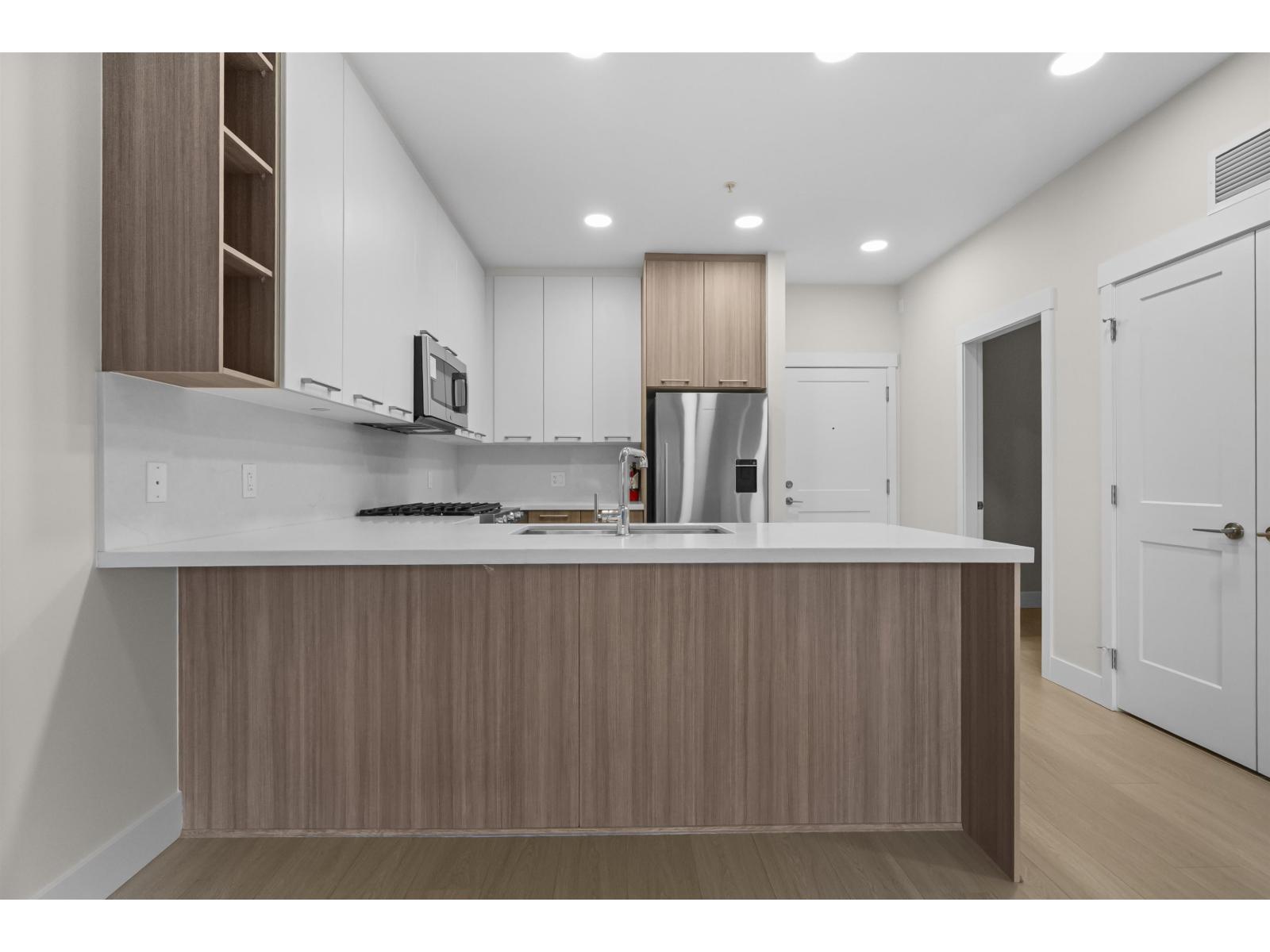 102 14022 North Bluff Road, White Rock, British Columbia V4B 3C3 - Photo 7 - R3099204