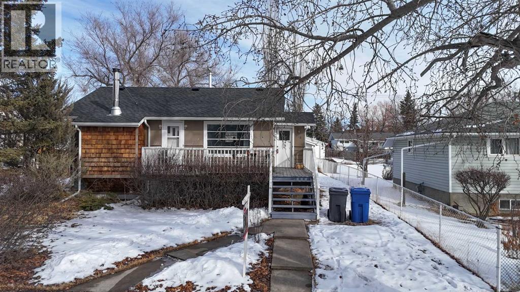 318 4 Avenue Se, Three Hills, Alberta  T0M 2A0 - Photo 2 - A2292467