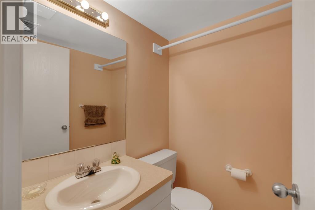 16, 64 Woodacres Crescent Sw, Calgary, Alberta  T2W 4V6 - Photo 32 - A2293286