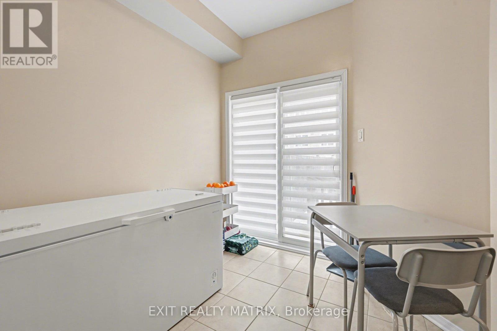 233 Losino Crescent, Ottawa, Ontario  K2V 0E4 - Photo 10 - X12901608