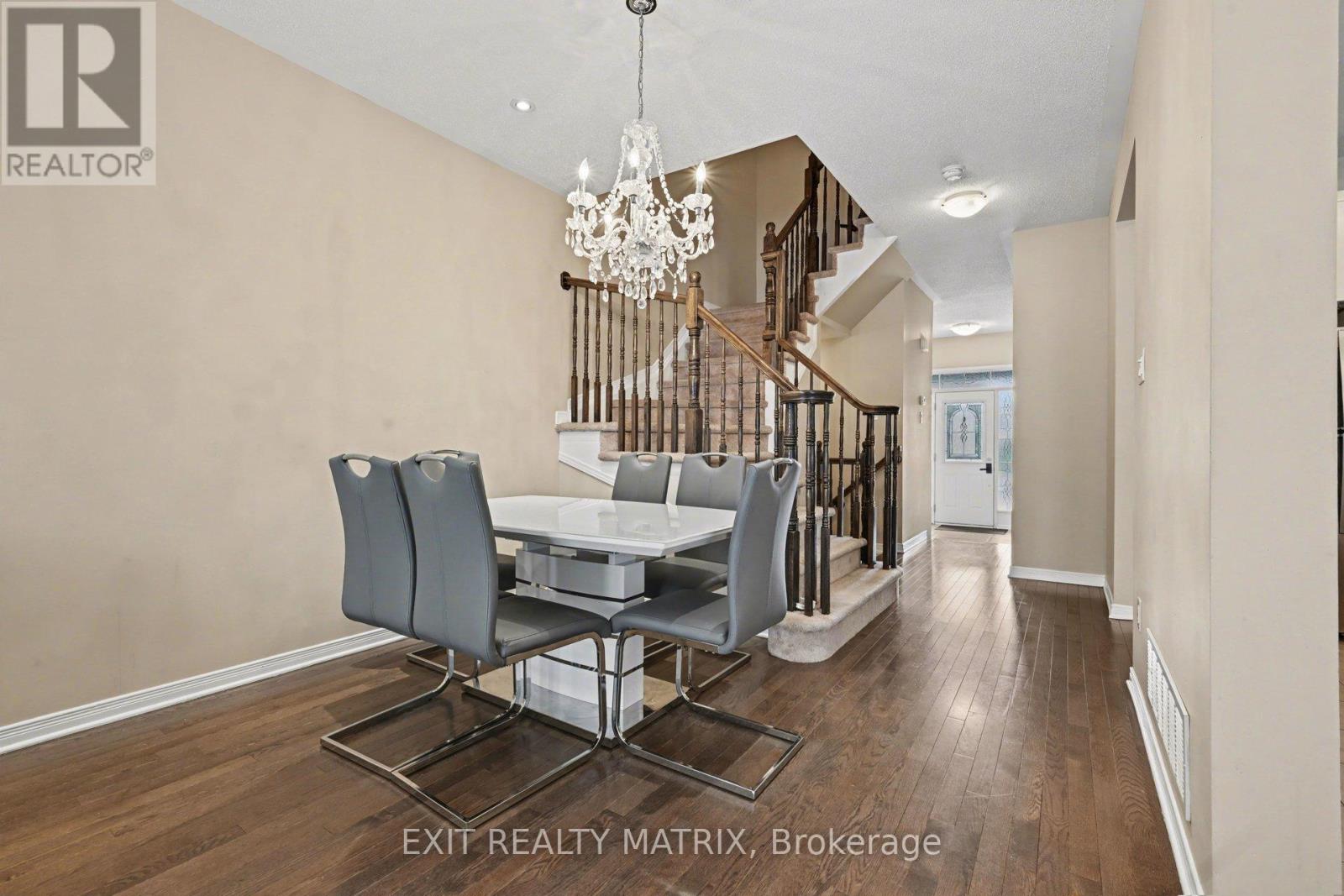 233 Losino Crescent, Ottawa, Ontario  K2V 0E4 - Photo 5 - X12901608