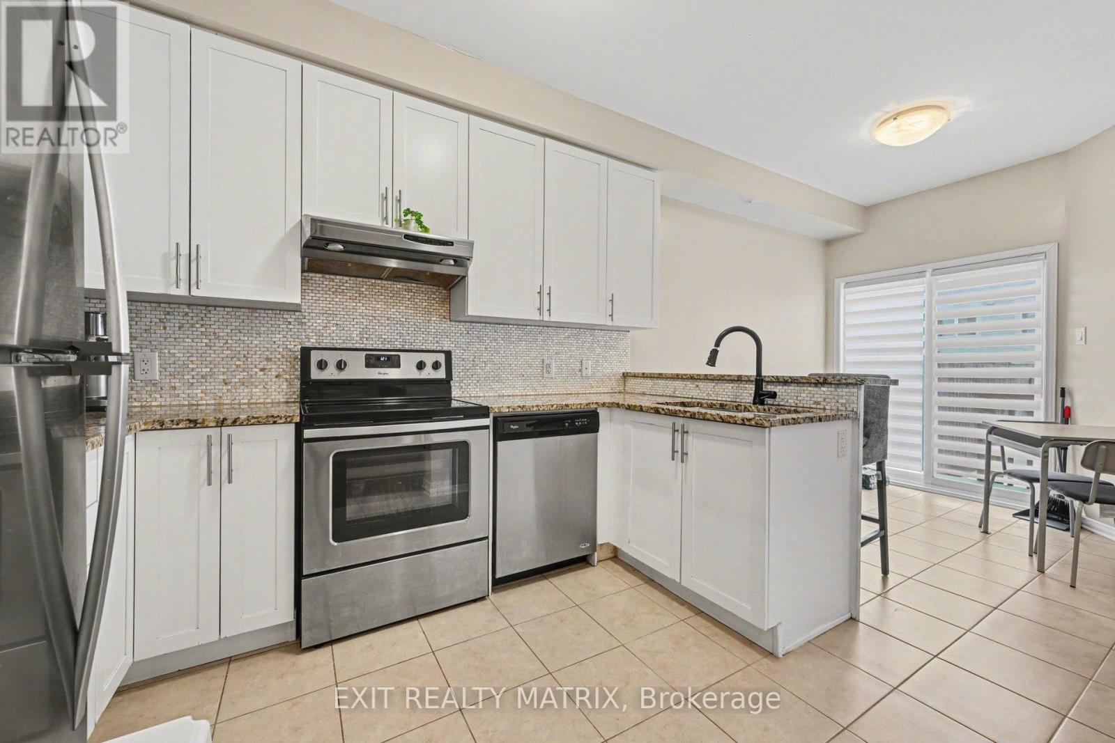 233 Losino Crescent, Ottawa, Ontario  K2V 0E4 - Photo 9 - X12901608