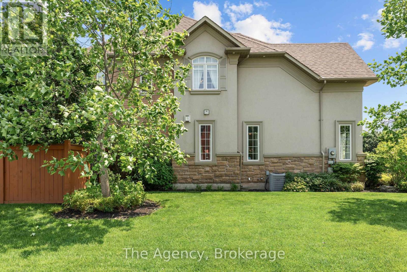 297 Fritillary Street, Oakville, Ontario  L6L 6W7 - Photo 5 - W12901638