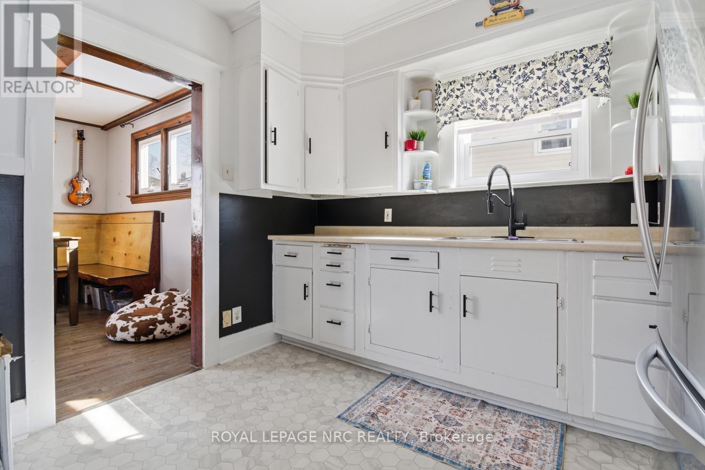 253 Alexandra Street, Port Colborne, Ontario  L3K 2Y9 - Photo 11 - X12901558