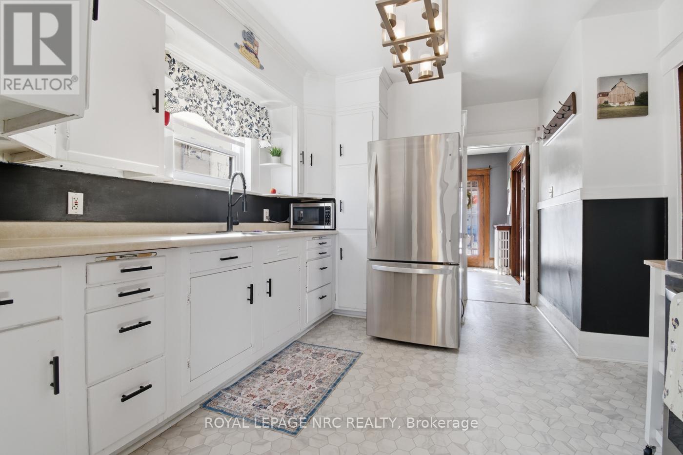 253 Alexandra Street, Port Colborne, Ontario  L3K 2Y9 - Photo 13 - X12901558