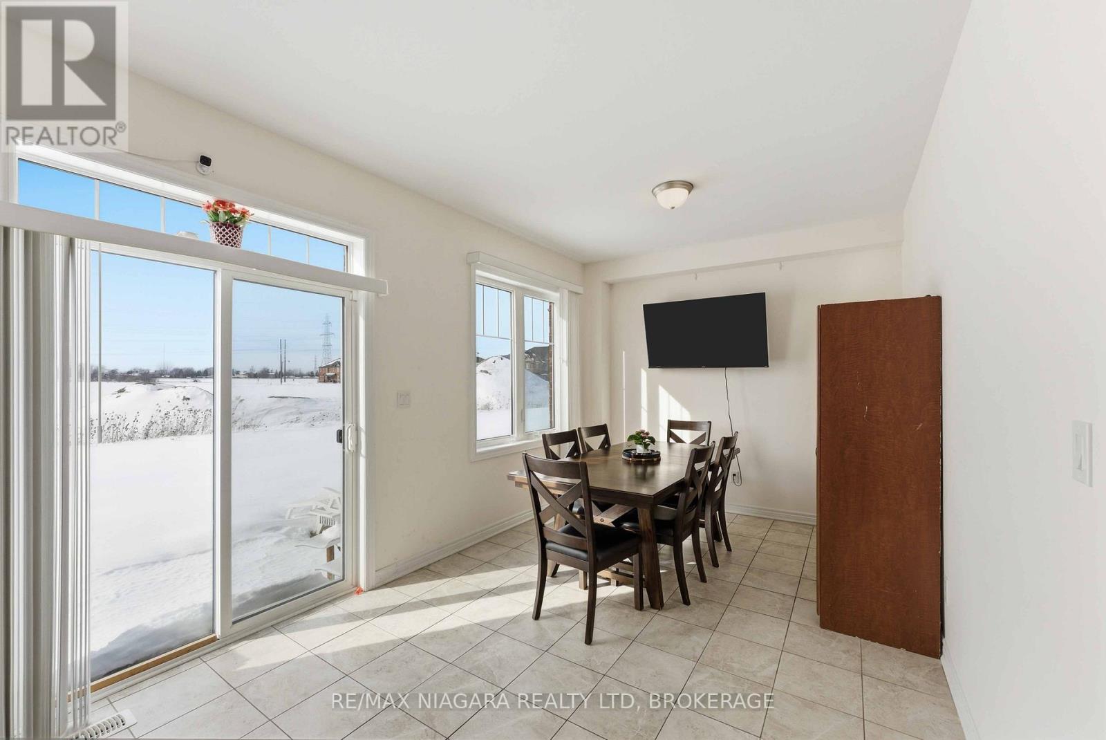 91 Homestead Way, Thorold, Ontario  L2V 0B7 - Photo 10 - X12901616