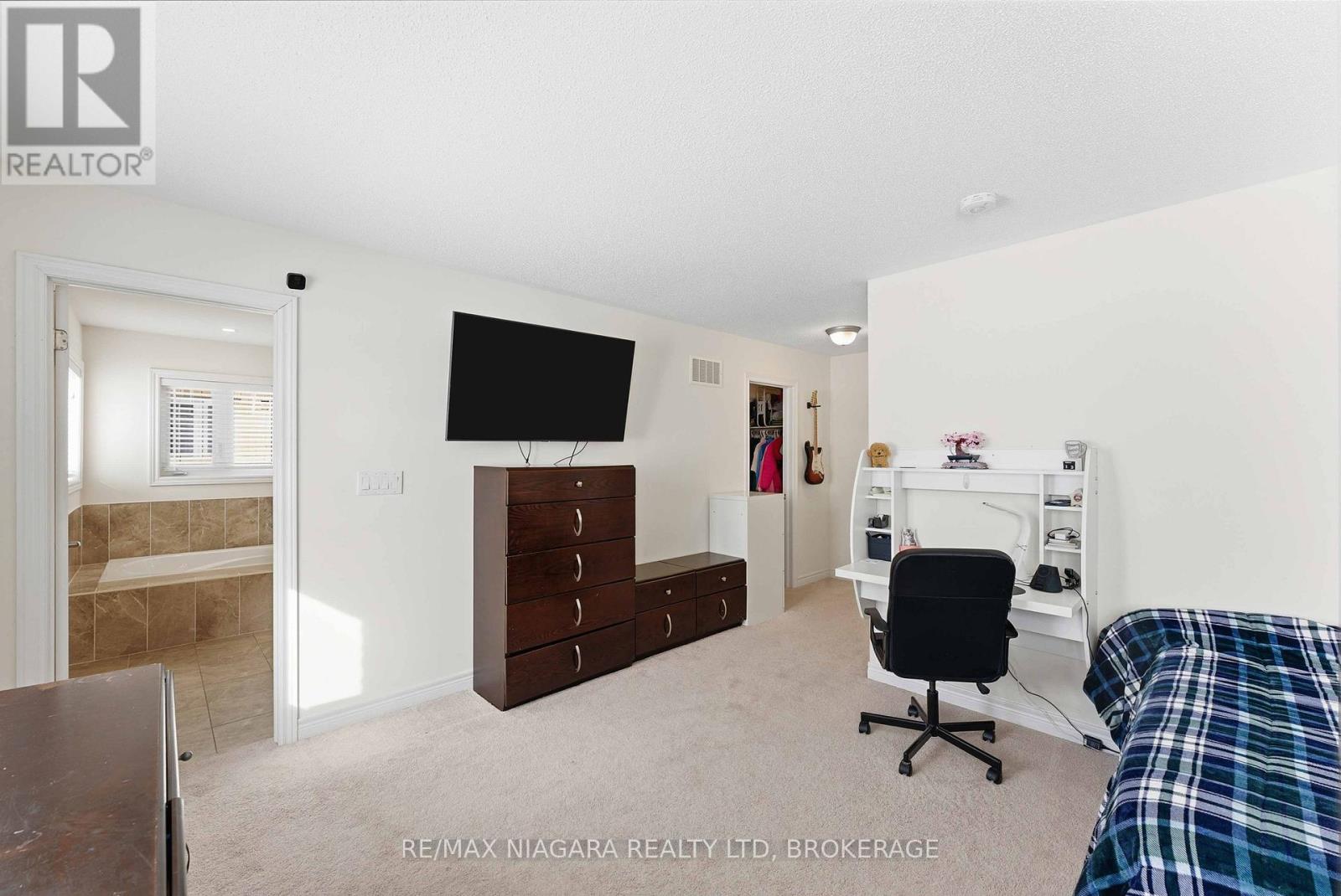 91 Homestead Way, Thorold, Ontario  L2V 0B7 - Photo 19 - X12901616