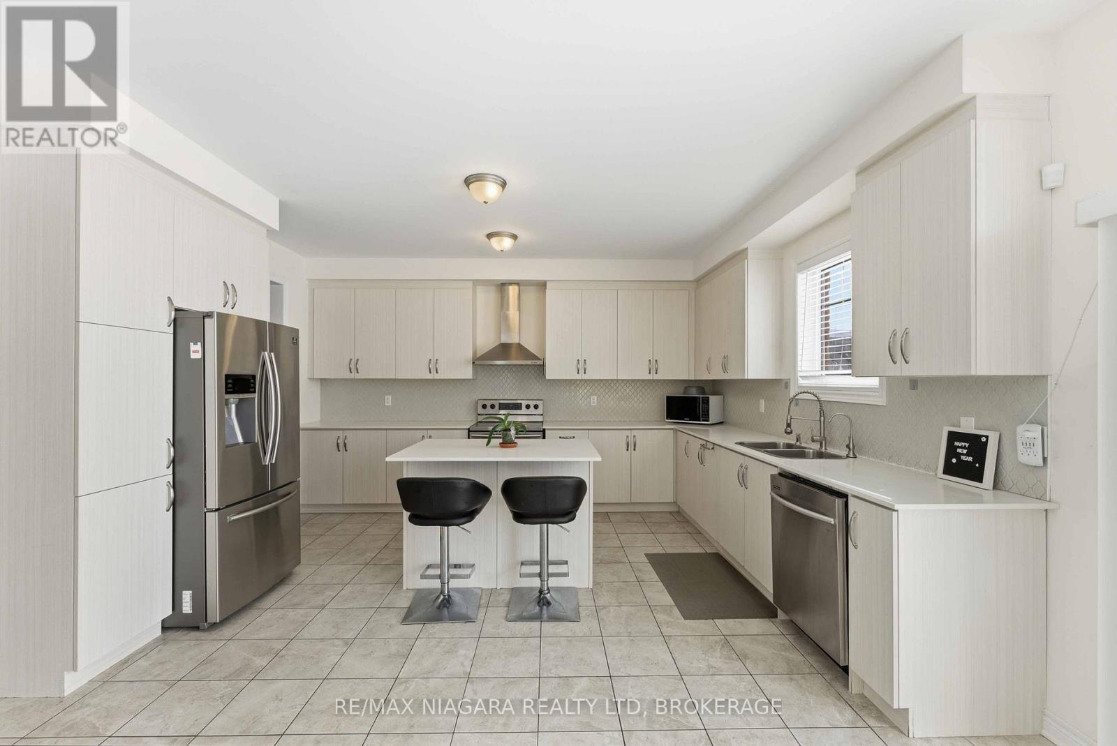 91 Homestead Way, Thorold, Ontario  L2V 0B7 - Photo 8 - X12901616