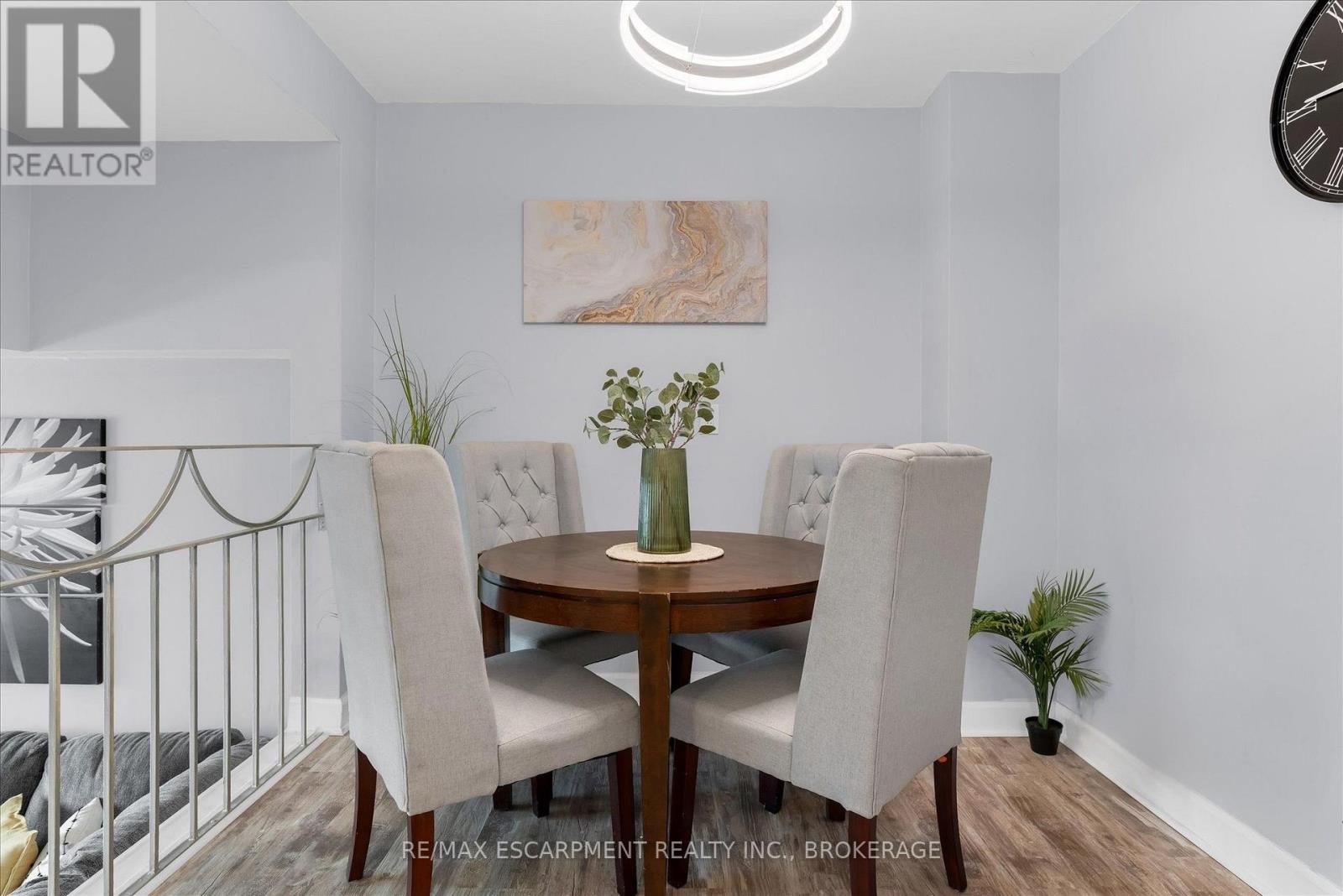 301 - 5 Viking Court, Grimsby, Ontario  L3M 3T8 - Photo 11 - X12901624