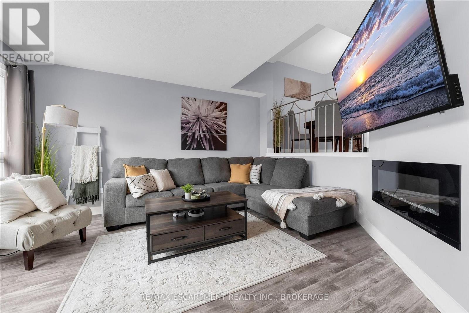 301 - 5 Viking Court, Grimsby, Ontario  L3M 3T8 - Photo 6 - X12901624