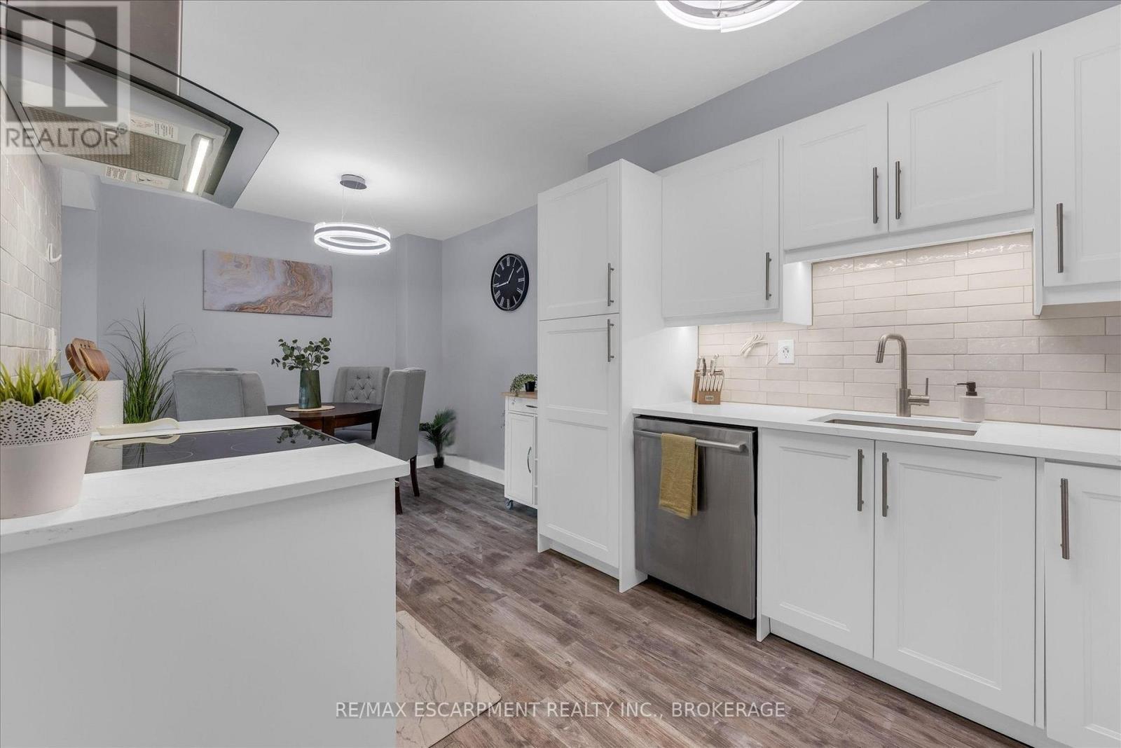 301 - 5 Viking Court, Grimsby, Ontario  L3M 3T8 - Photo 8 - X12901624