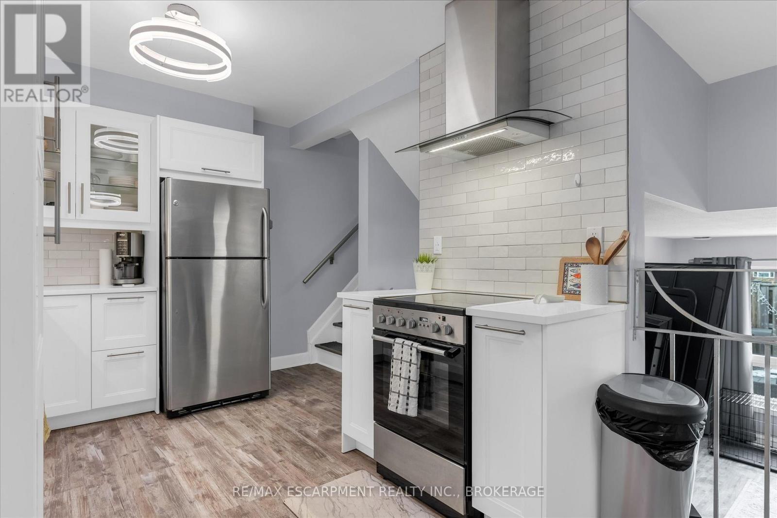 301 - 5 Viking Court, Grimsby, Ontario  L3M 3T8 - Photo 9 - X12901624