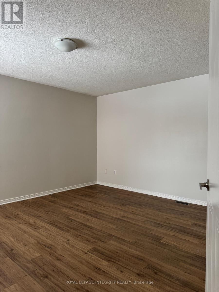 274 Sandhill Road, Ottawa, Ontario  K2K 2V7 - Photo 11 - X12864162