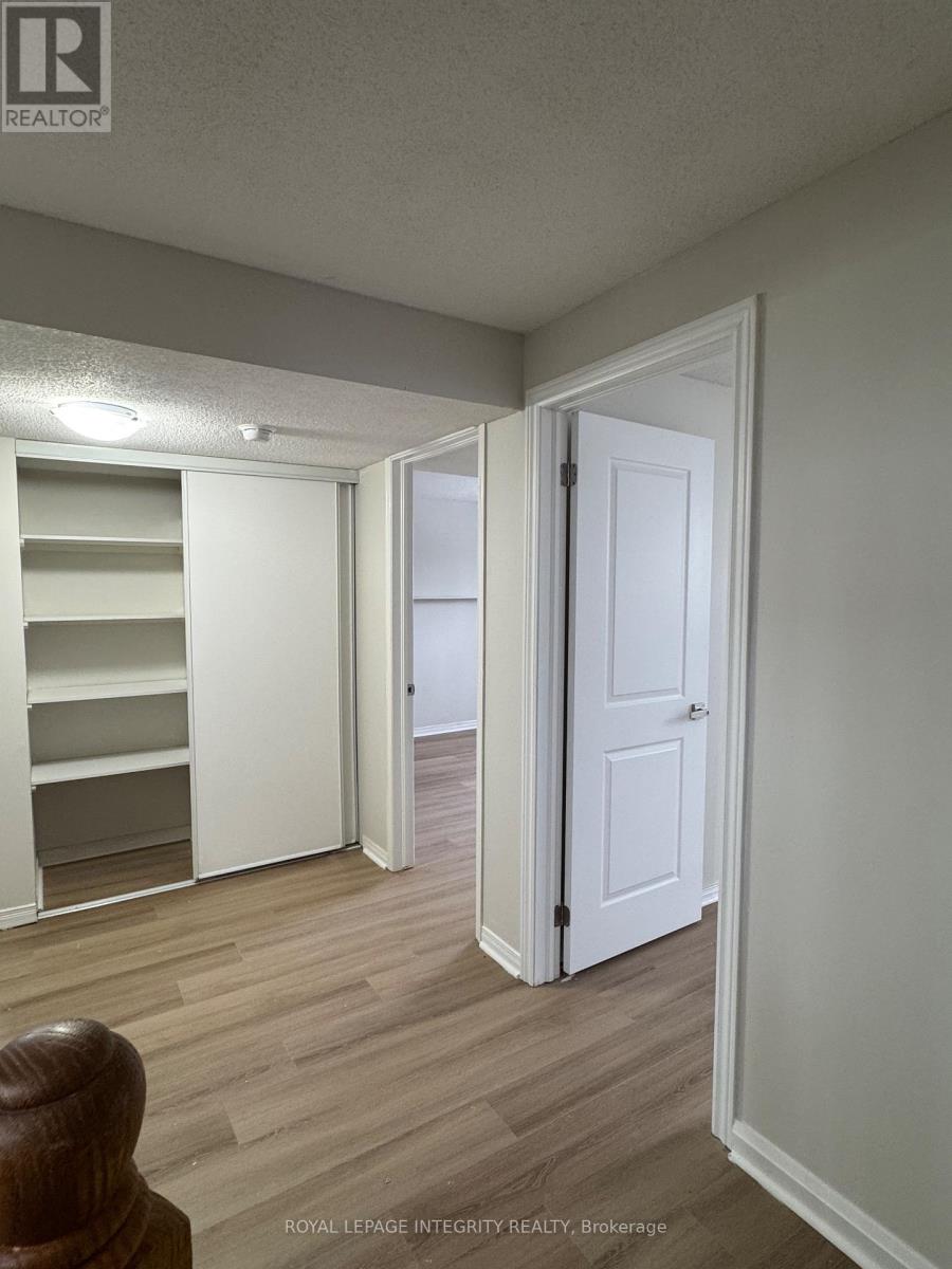 274 Sandhill Road, Ottawa, Ontario  K2K 2V7 - Photo 17 - X12864162