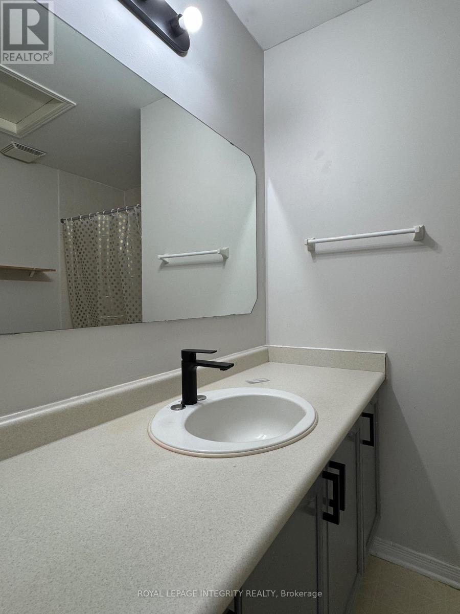 274 Sandhill Road, Ottawa, Ontario  K2K 2V7 - Photo 15 - X12864162