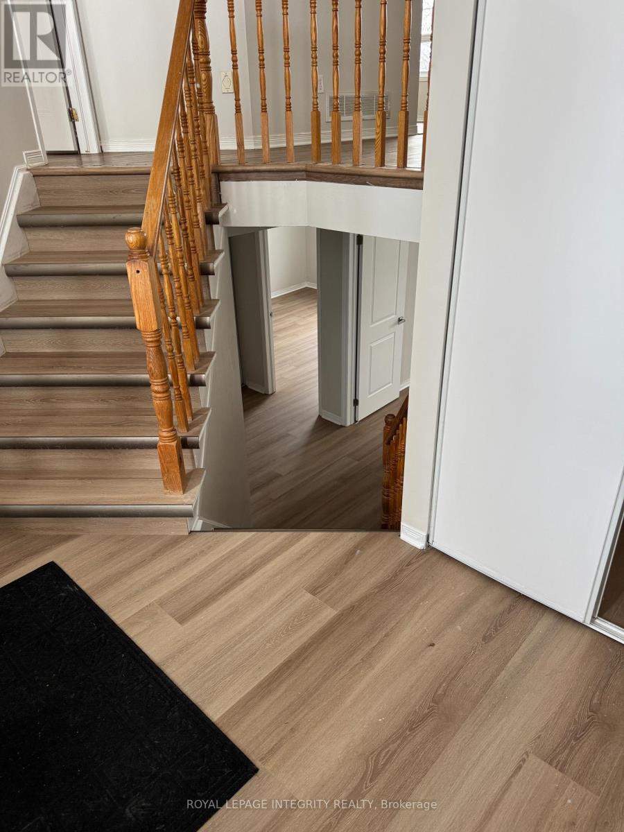 274 Sandhill Road, Ottawa, Ontario  K2K 2V7 - Photo 5 - X12864162