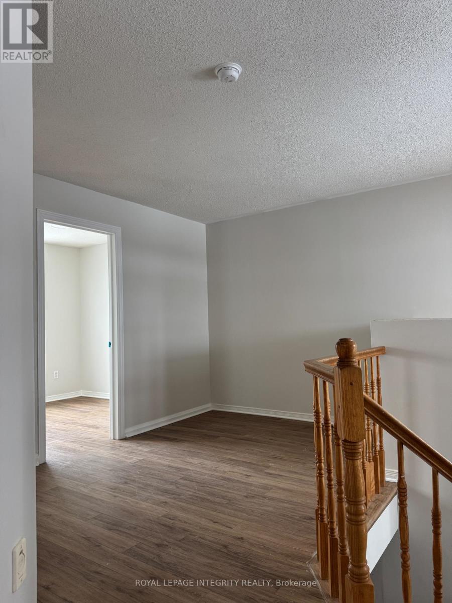 274 Sandhill Road, Ottawa, Ontario  K2K 2V7 - Photo 6 - X12864162