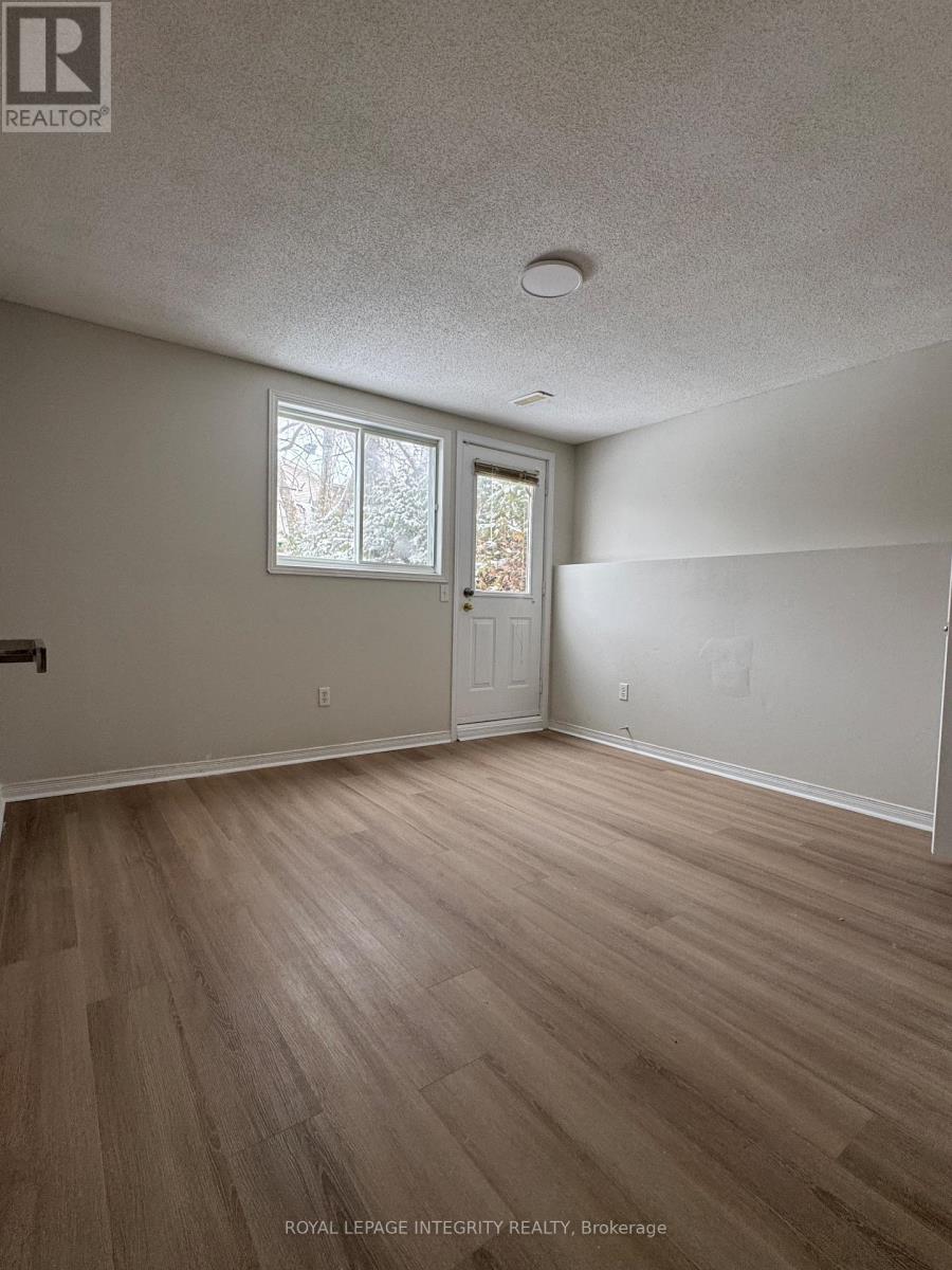 274 Sandhill Road, Ottawa, Ontario  K2K 2V7 - Photo 22 - X12864162