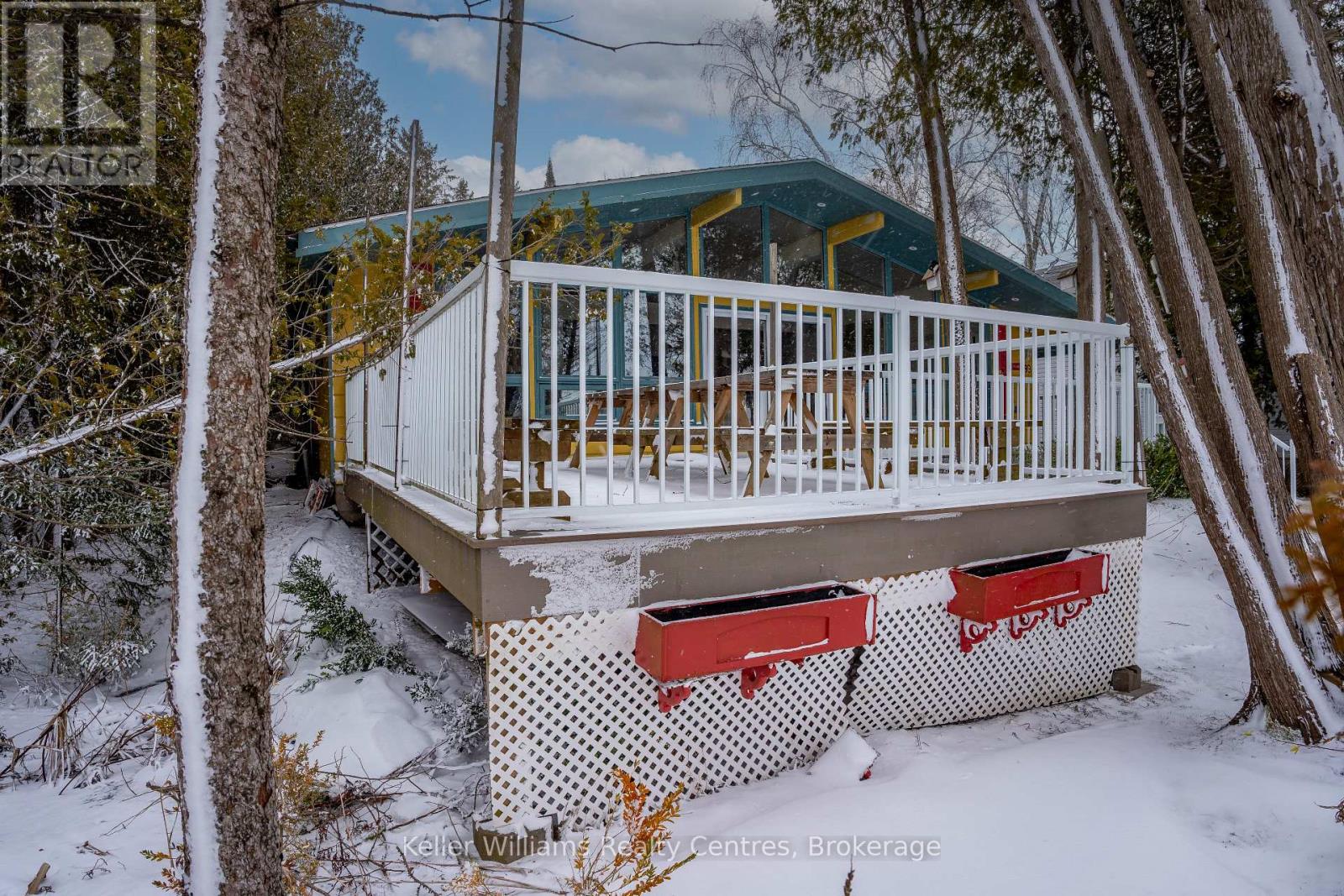 93 Shoreline Avenue, South Bruce Peninsula, Ontario  N0H 2T0 - Photo 31 - X12901554