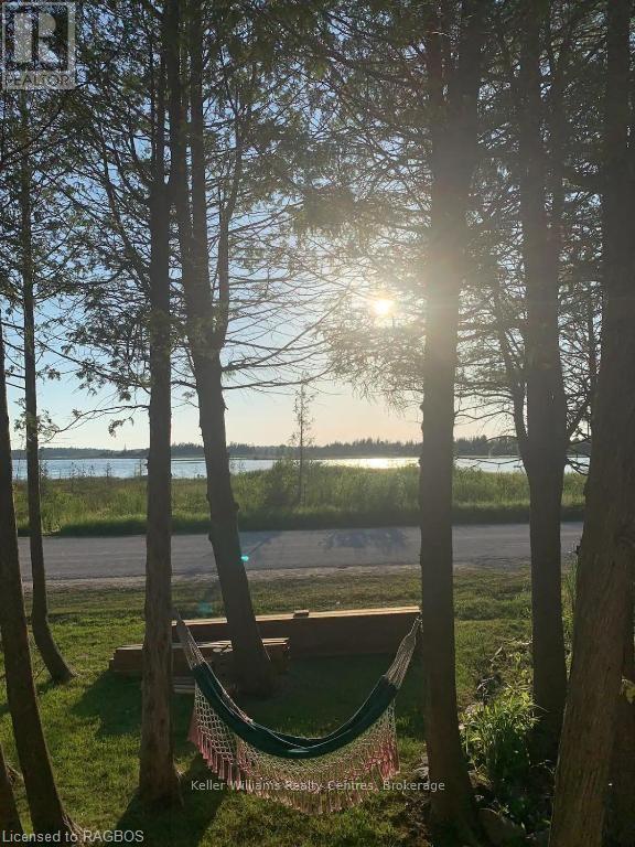93 Shoreline Avenue, South Bruce Peninsula, Ontario  N0H 2T0 - Photo 41 - X12901554