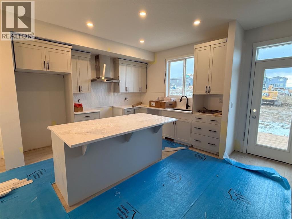 247 Annette Villas NW, Calgary, Alberta  T3R 2K5 - Photo 2 - A2282332