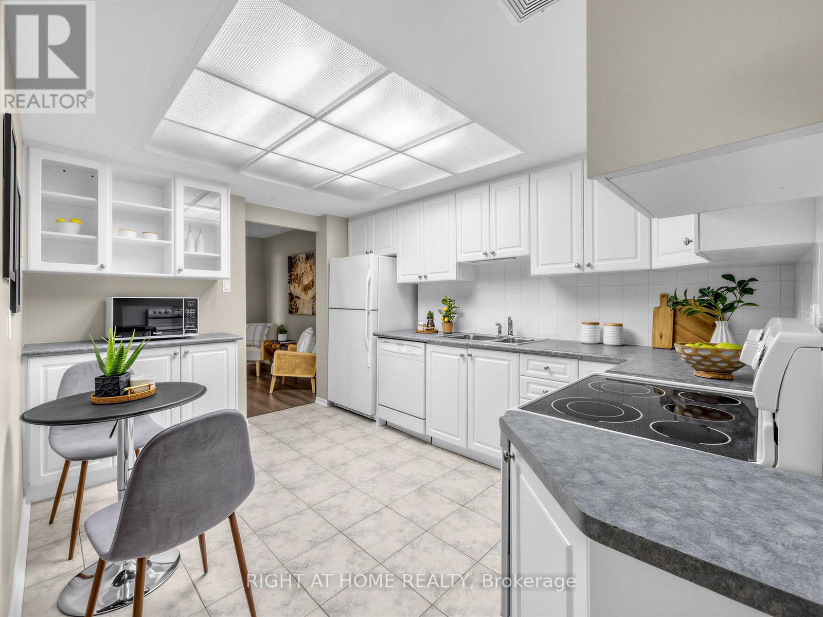 2004 - 1900 Sheppard Avenue E, Toronto, Ontario  M2J 4T4 - Photo 8 - C12901540