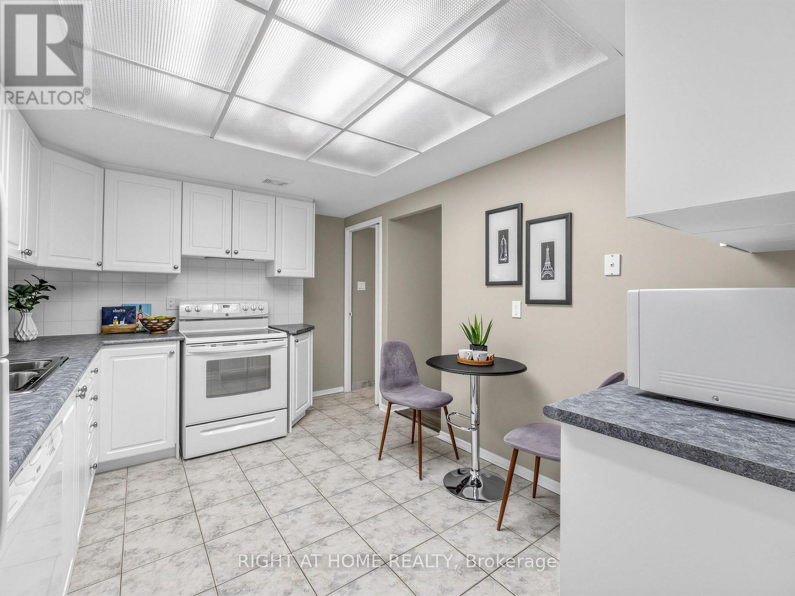 2004 - 1900 Sheppard Avenue E, Toronto, Ontario  M2J 4T4 - Photo 9 - C12901540