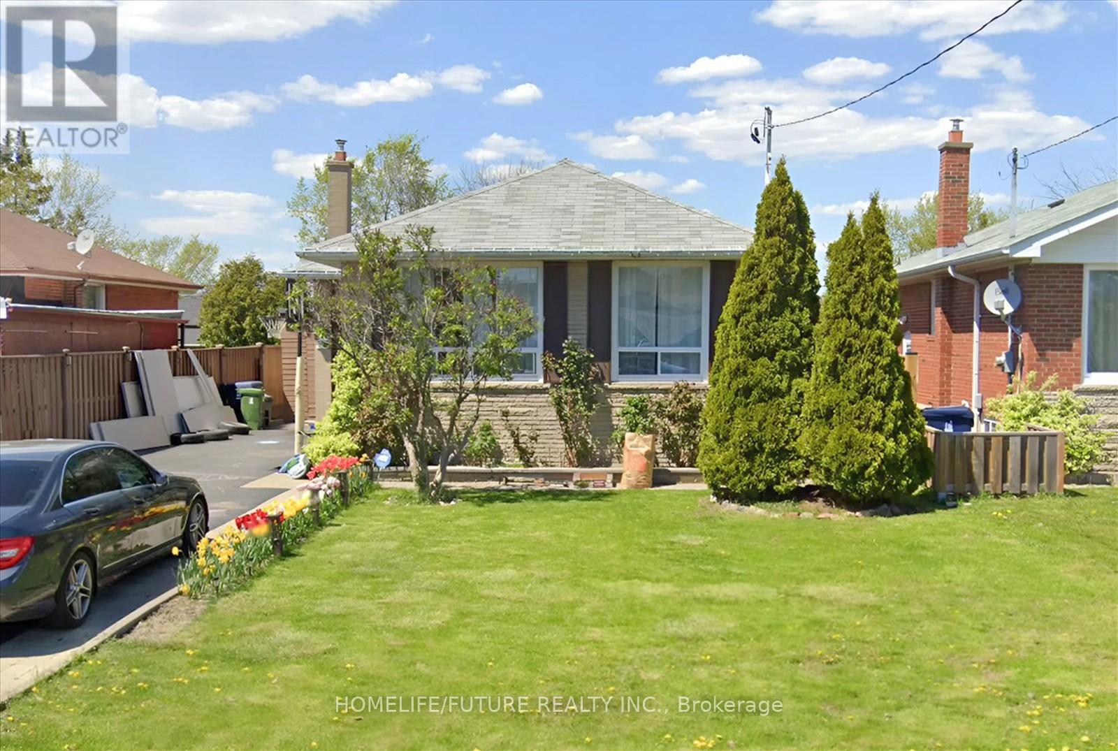 MAIN - 18 WETHERBY DRIVE, Toronto, Ontario