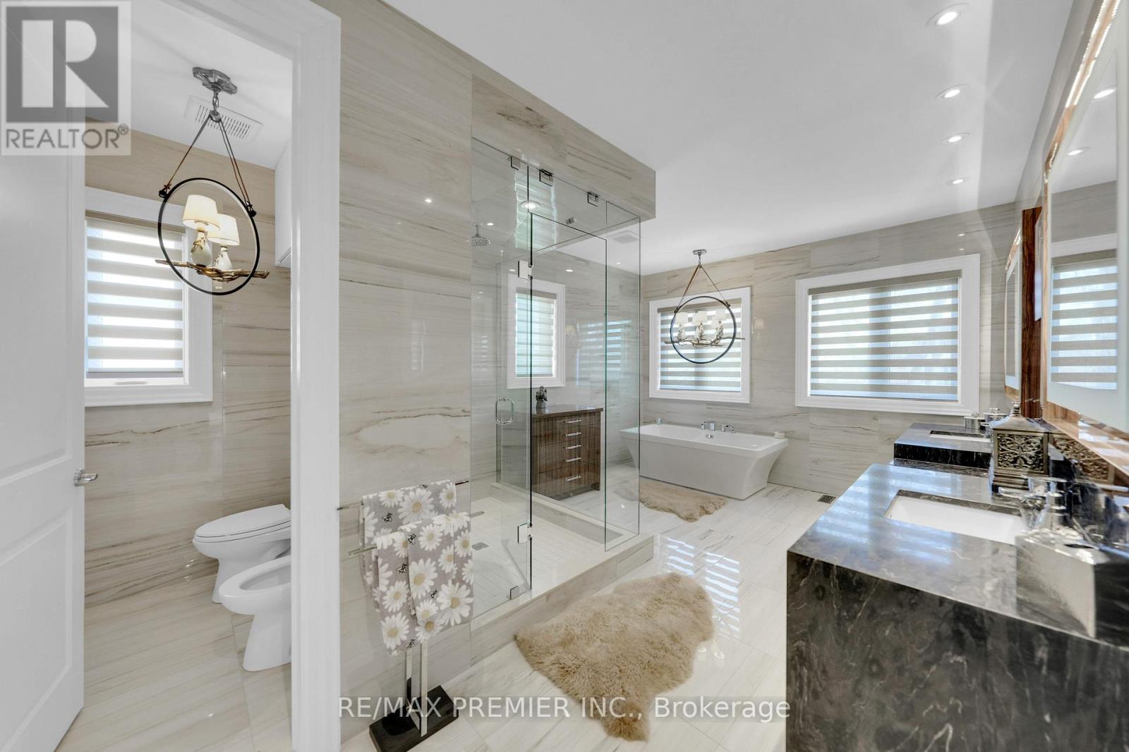 19 Petrolia Court, Richmond Hill, Ontario  L4C 0C2 - Photo 25 - N12901628