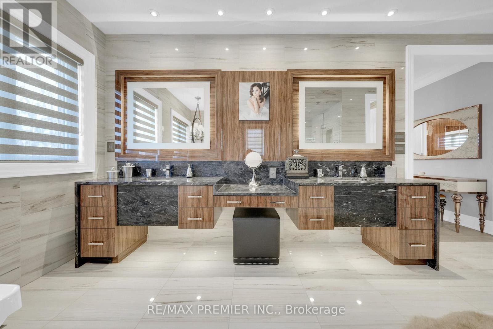 19 Petrolia Court, Richmond Hill, Ontario  L4C 0C2 - Photo 26 - N12901628