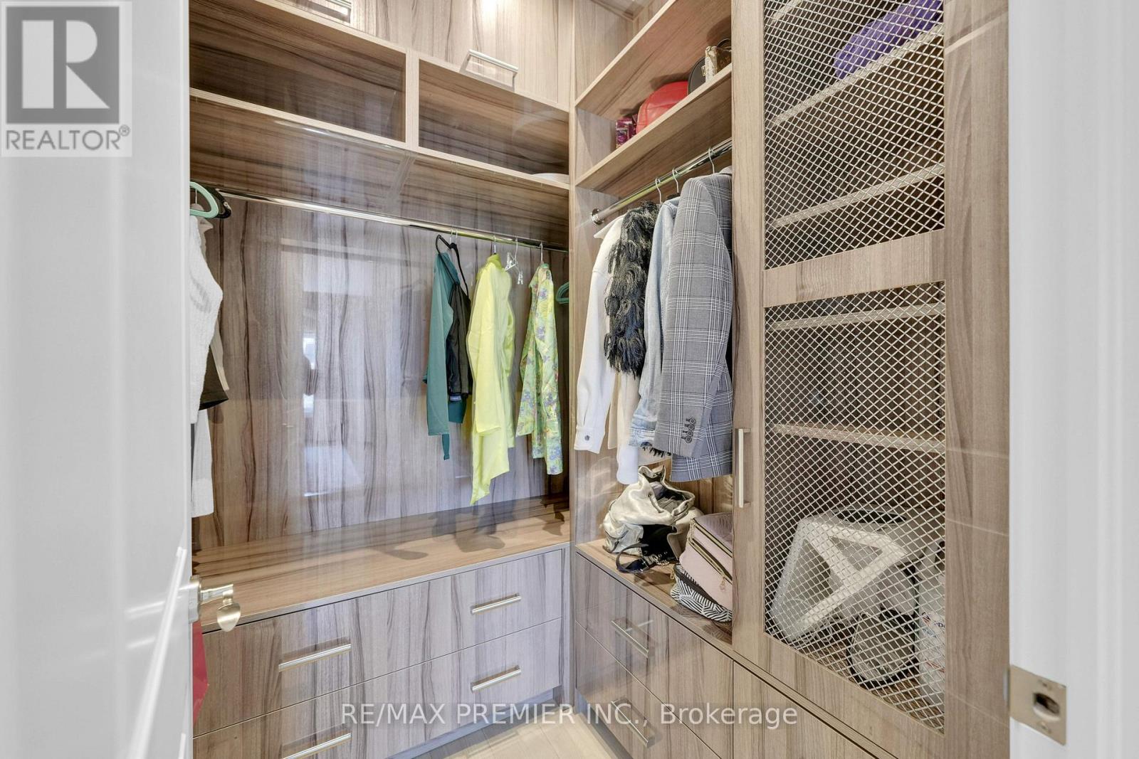 19 Petrolia Court, Richmond Hill, Ontario  L4C 0C2 - Photo 31 - N12901628