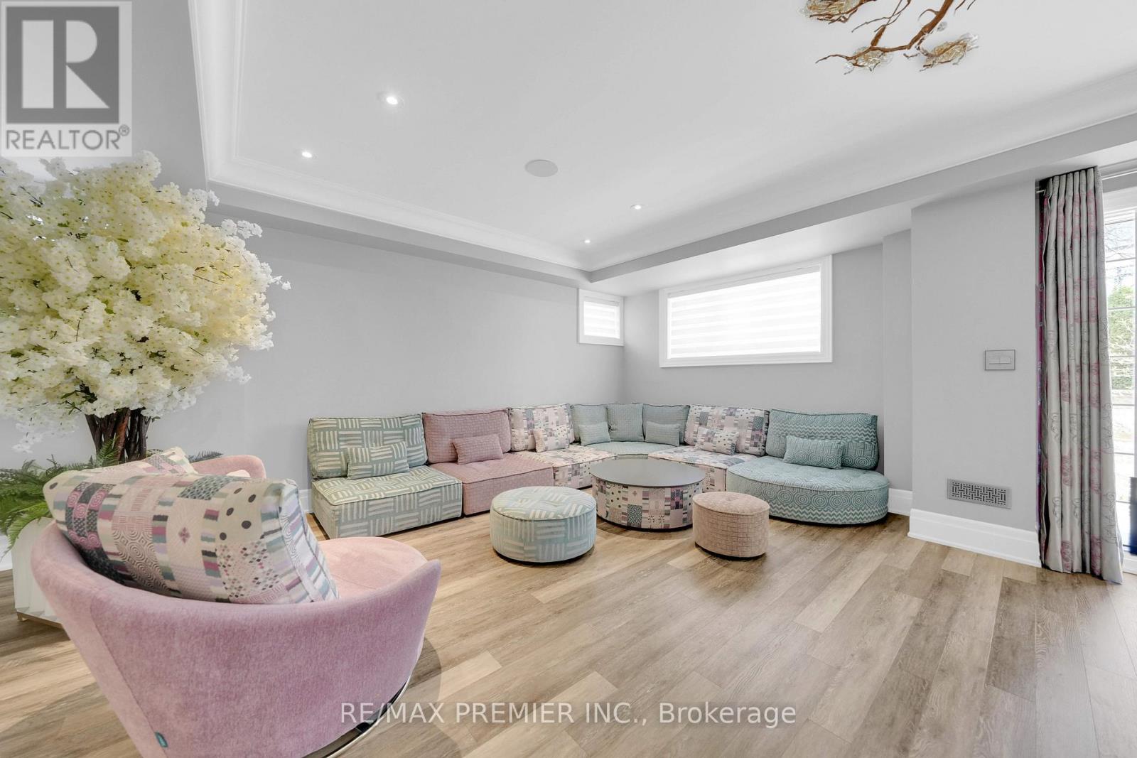 19 Petrolia Court, Richmond Hill, Ontario  L4C 0C2 - Photo 40 - N12901628