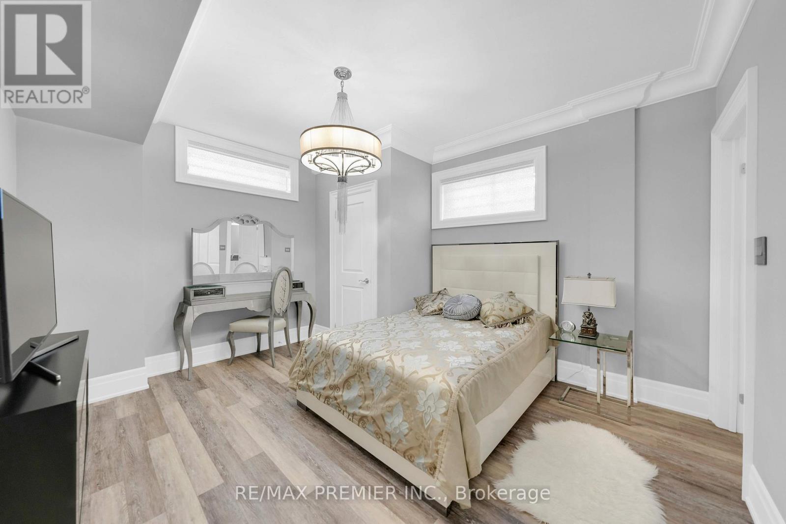 19 Petrolia Court, Richmond Hill, Ontario  L4C 0C2 - Photo 42 - N12901628